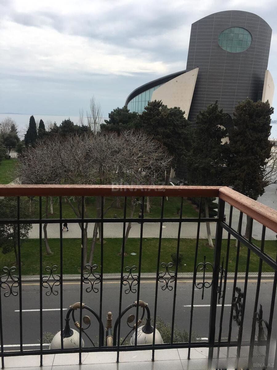 2 otaqlı köhnə tikili 70 m², Sahil m.