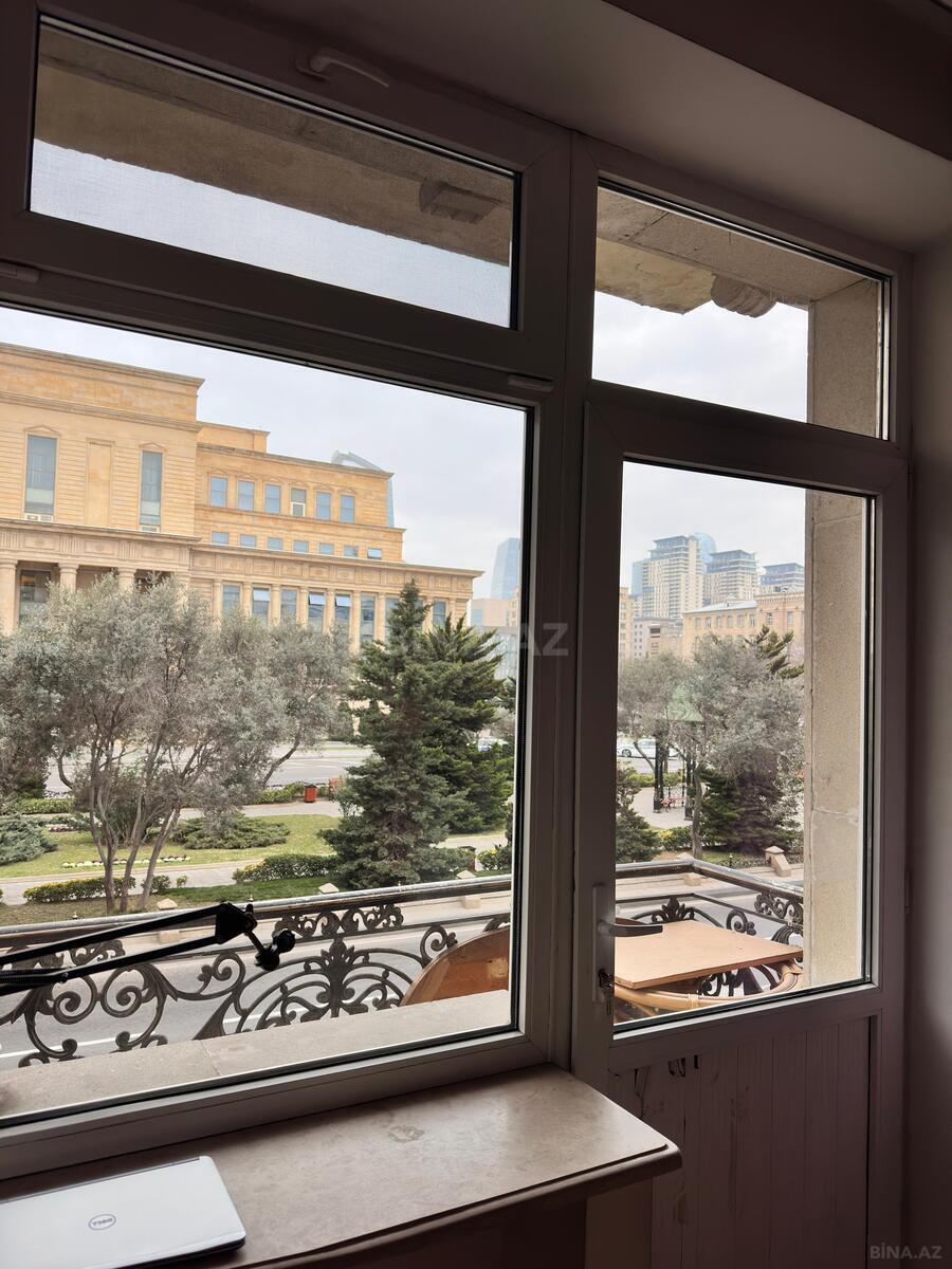 Satılır 3 otaqlı köhnə tikili 70 m², Şah İsmayıl Xətai m. - şəkil 3