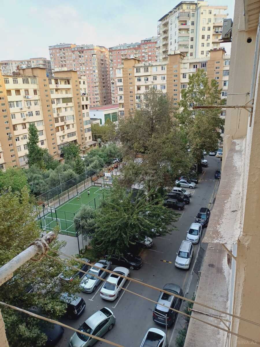 2 otaqlı köhnə tikili 60 m², İnşaatçılar m.