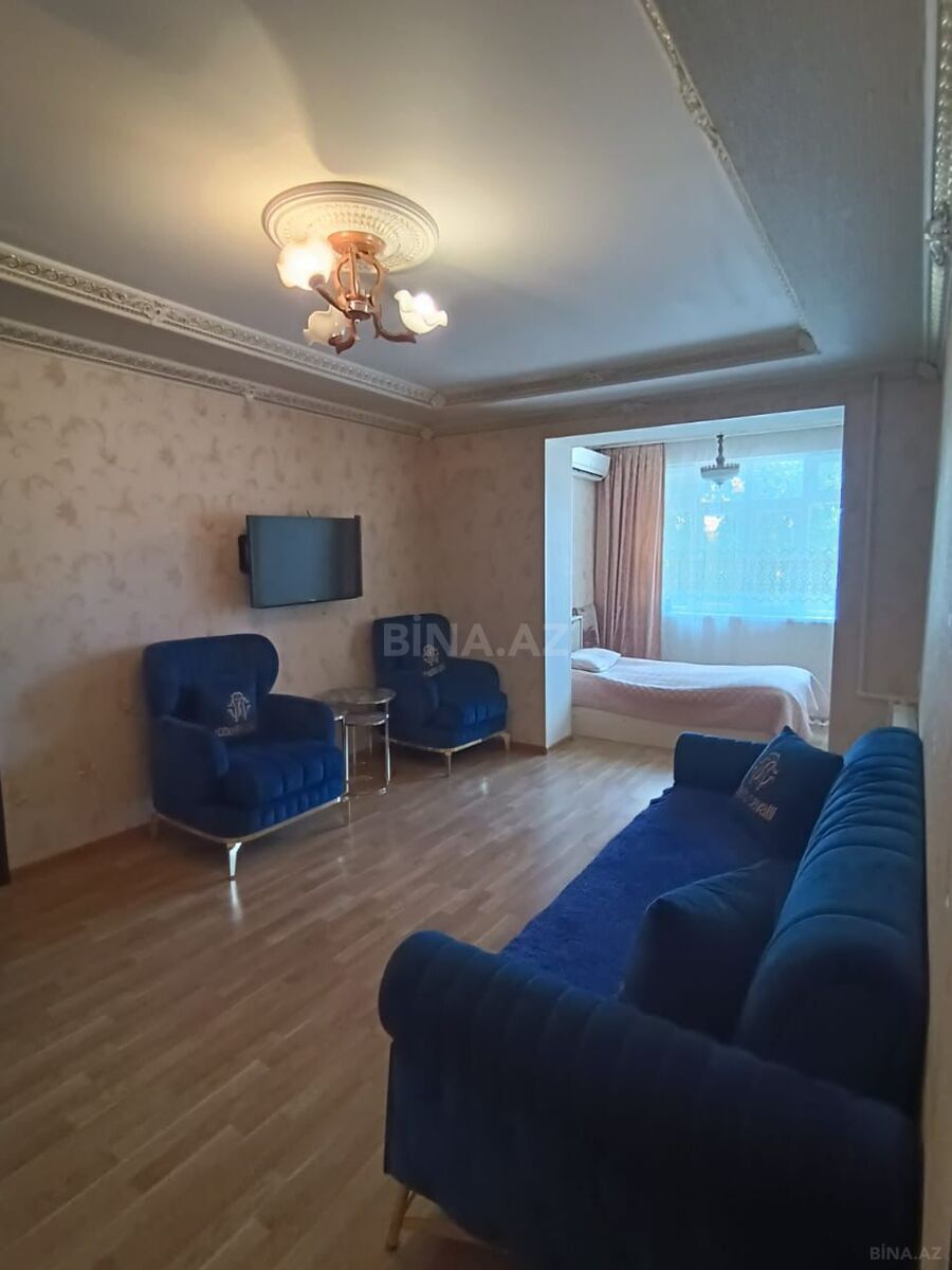 Satılır 2 otaqlı köhnə tikili 50 m², Bakıxanov q.