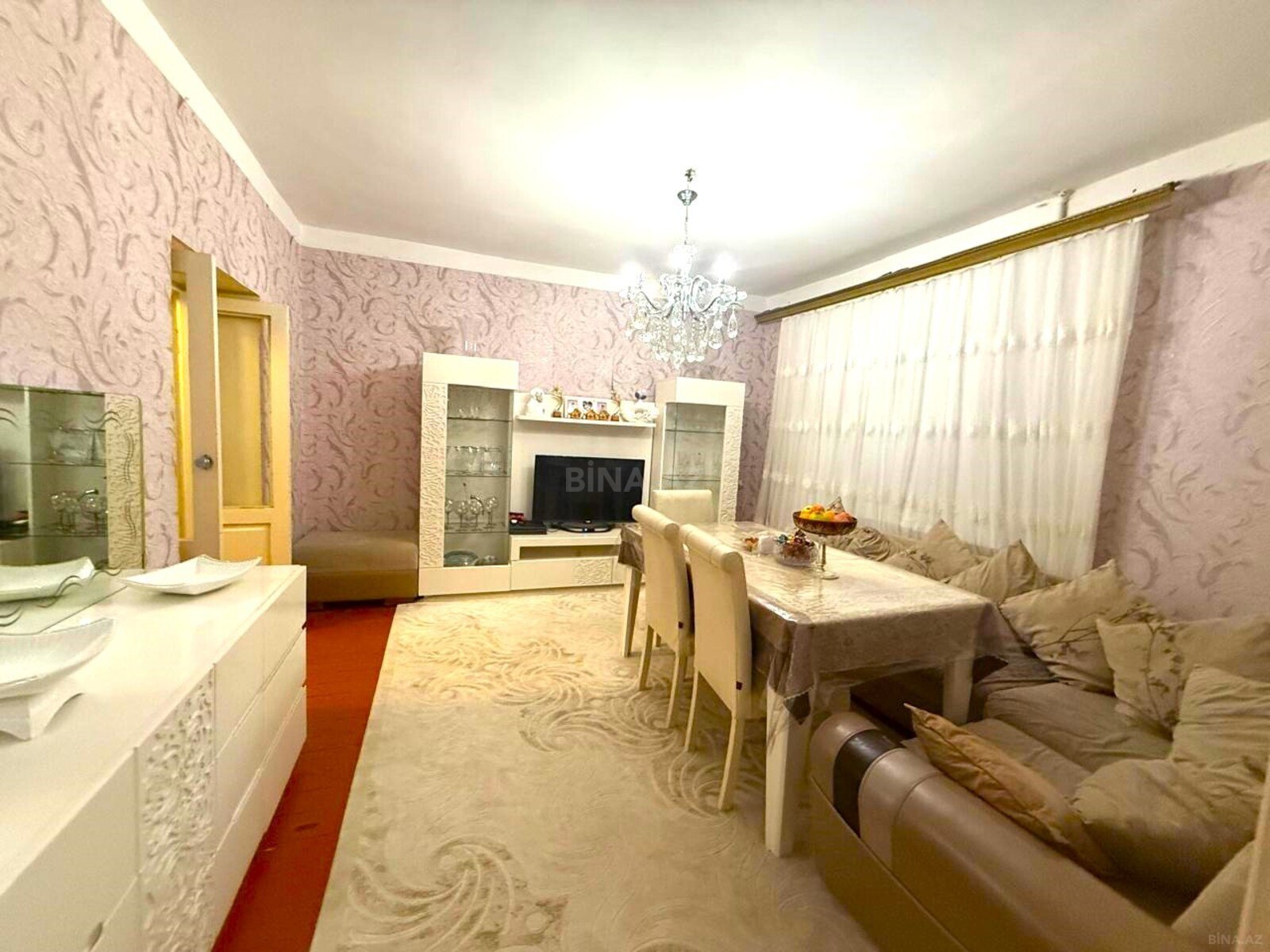 Satılır 4 otaqlı köhnə tikili 110 m², Bakıxanov q.