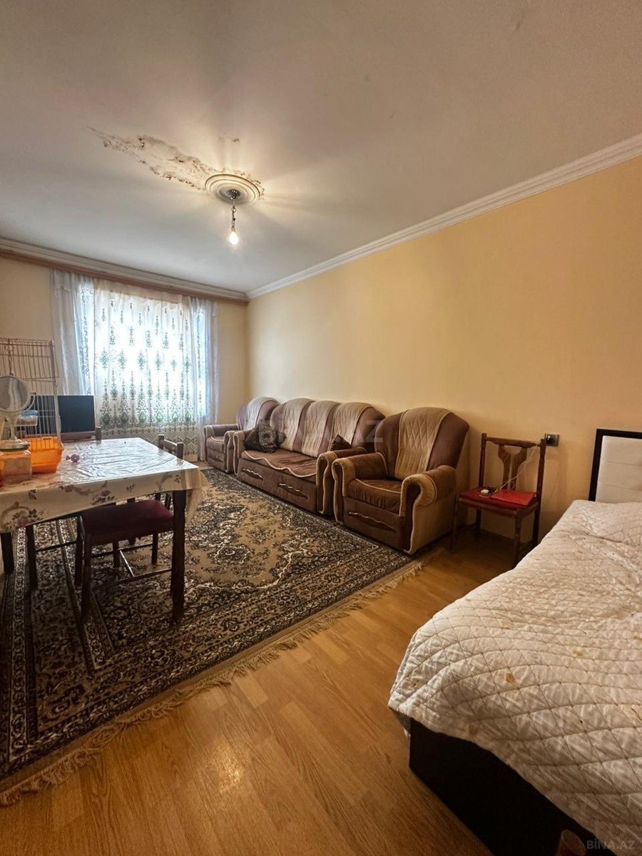 2 otaqlı köhnə tikili 60 m², İnşaatçılar m.