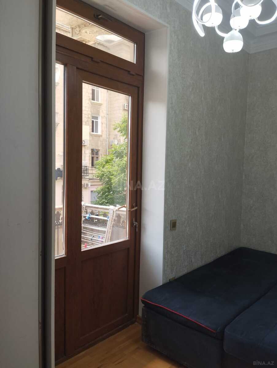 2 otaqlı köhnə tikili 50 m², Səbail r. - əsas şəkil