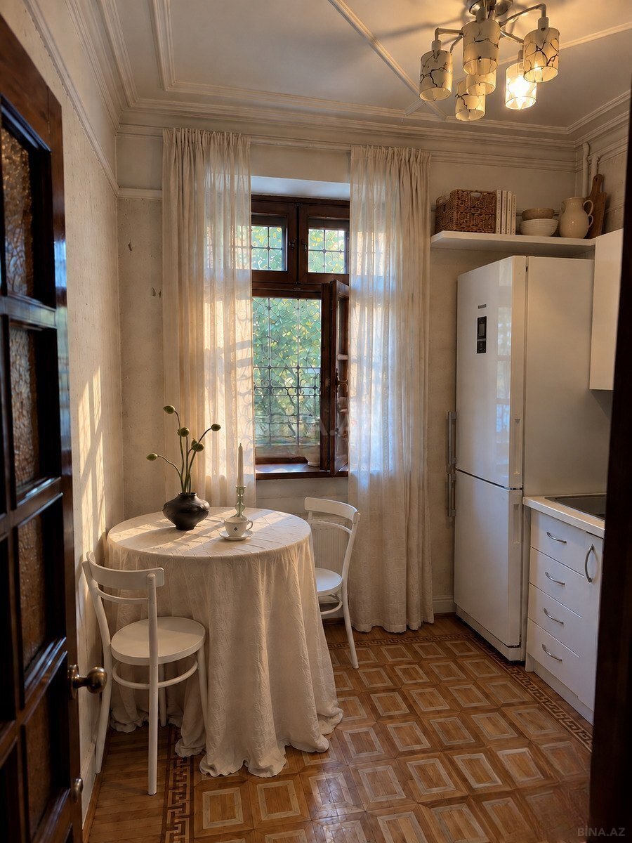 2 otaqlı köhnə tikili 70 m², Yasamal r.