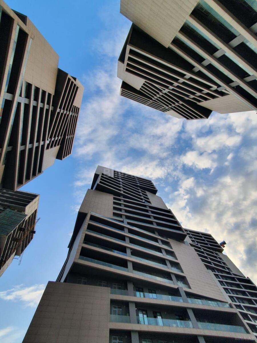 3 otaqlı yeni tikili 145 m², 8 Noyabr m.