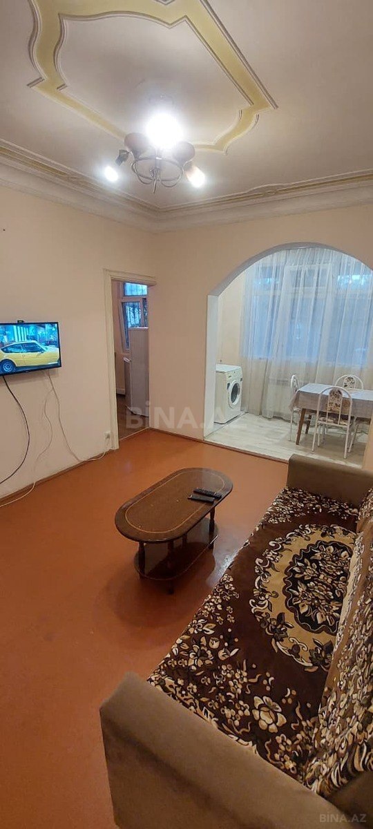 2 otaqlı köhnə tikili 45 m², Gənclik m.