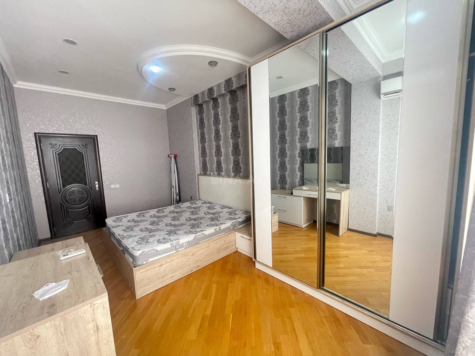 2 otaqlı yeni tikili 90 m², İnşaatçılar m. - əsas şəkil