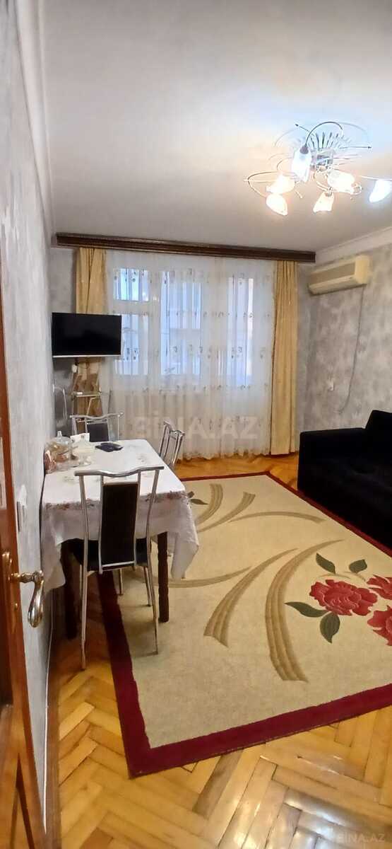 2 otaqlı köhnə tikili 60 m², Elmlər Akademiyası m. - əsas şəkil