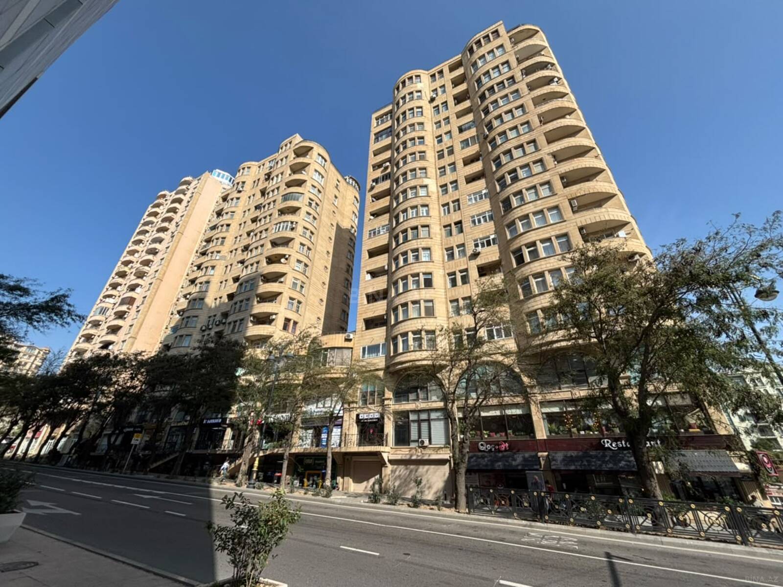 3 otaqlı yeni tikili 125 m², Nizami m.