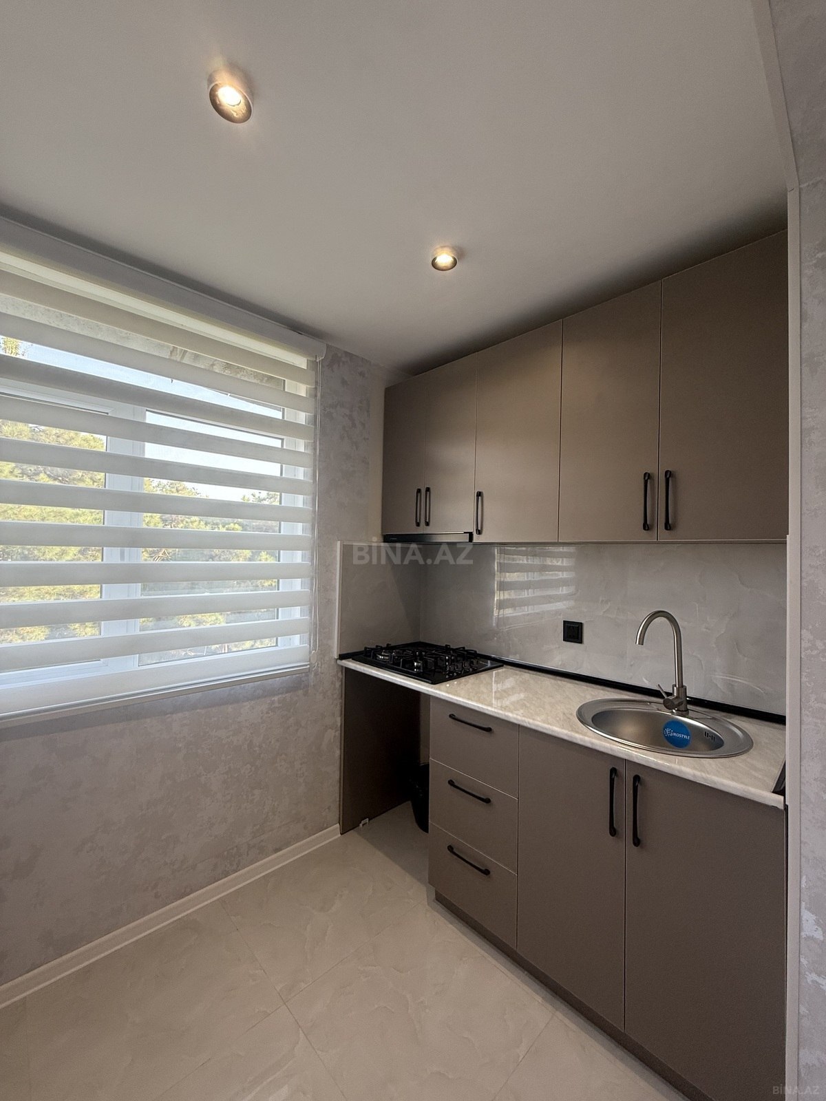 Satılır 2 otaqlı köhnə tikili 45 m², Neftçilər m.