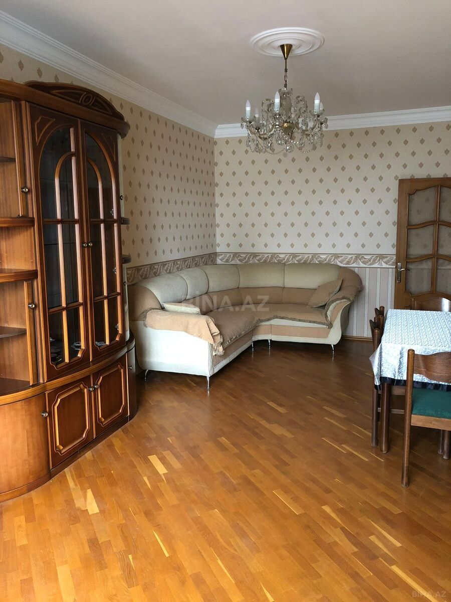 3 otaqlı köhnə tikili 100 m², Şah İsmayıl Xətai m.