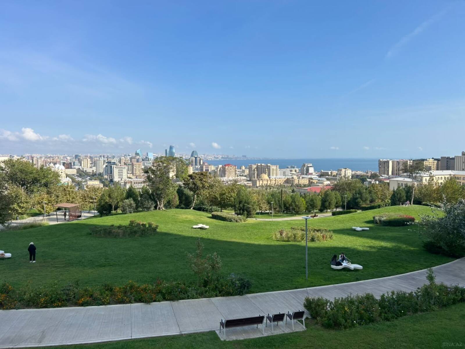 2 otaqlı köhnə tikili 81 m², Elmlər Akademiyası m. - əsas şəkil