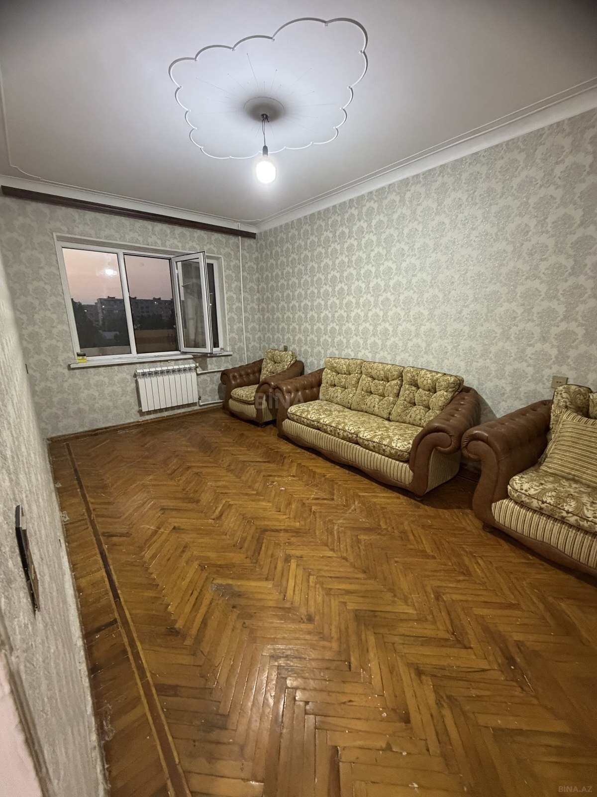 Satılır 3 otaqlı köhnə tikili 75 m², Bakıxanov q.