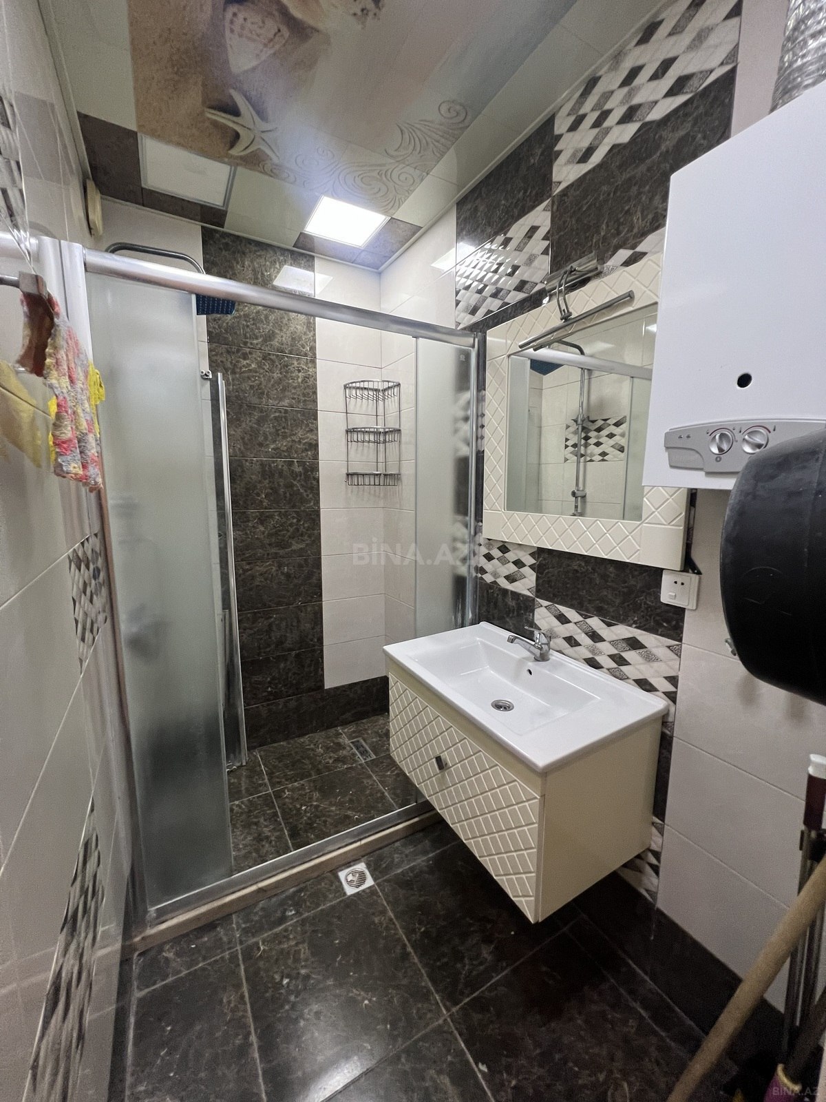 Satılır 3 otaqlı köhnə tikili 85 m², Gənclik m. - əsas şəkil