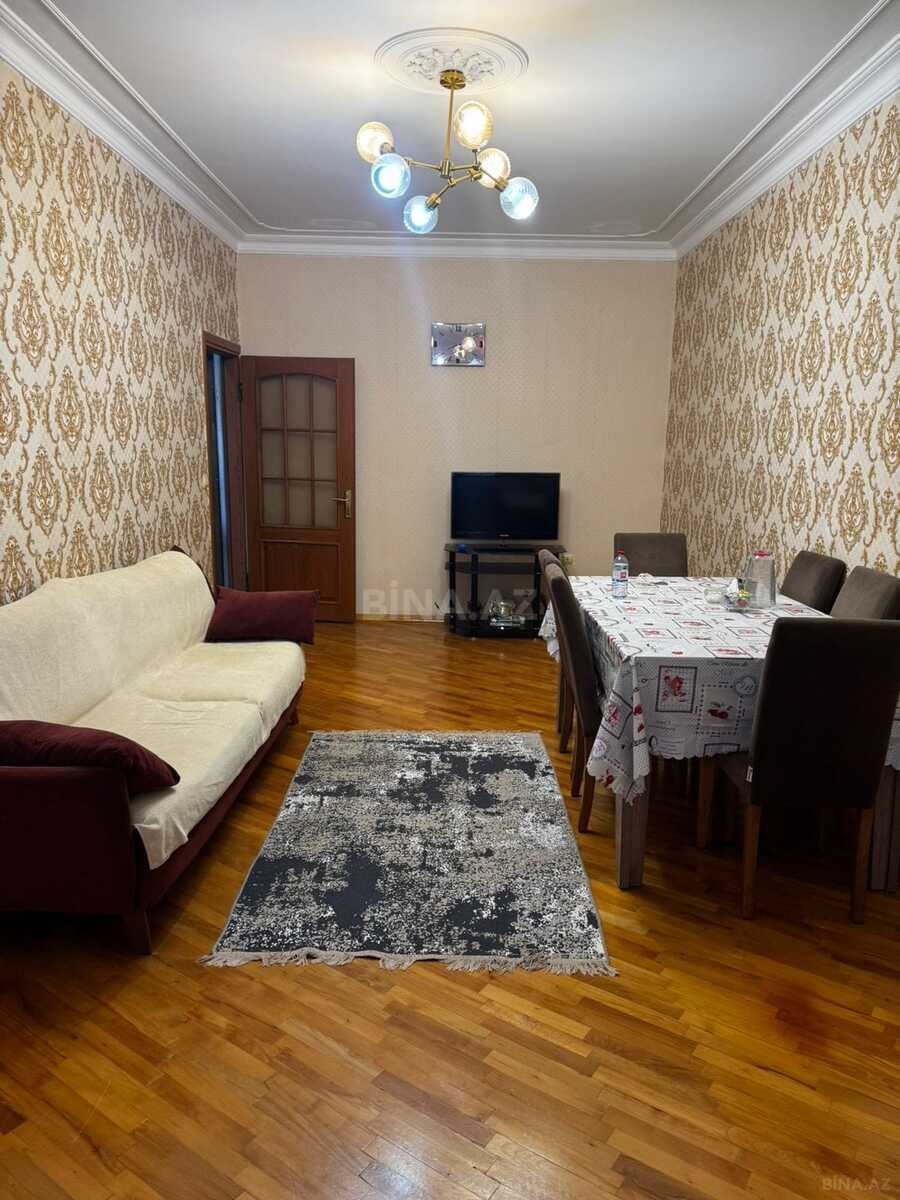 2 otaqlı köhnə tikili 60 m², Memar Əcəmi m.