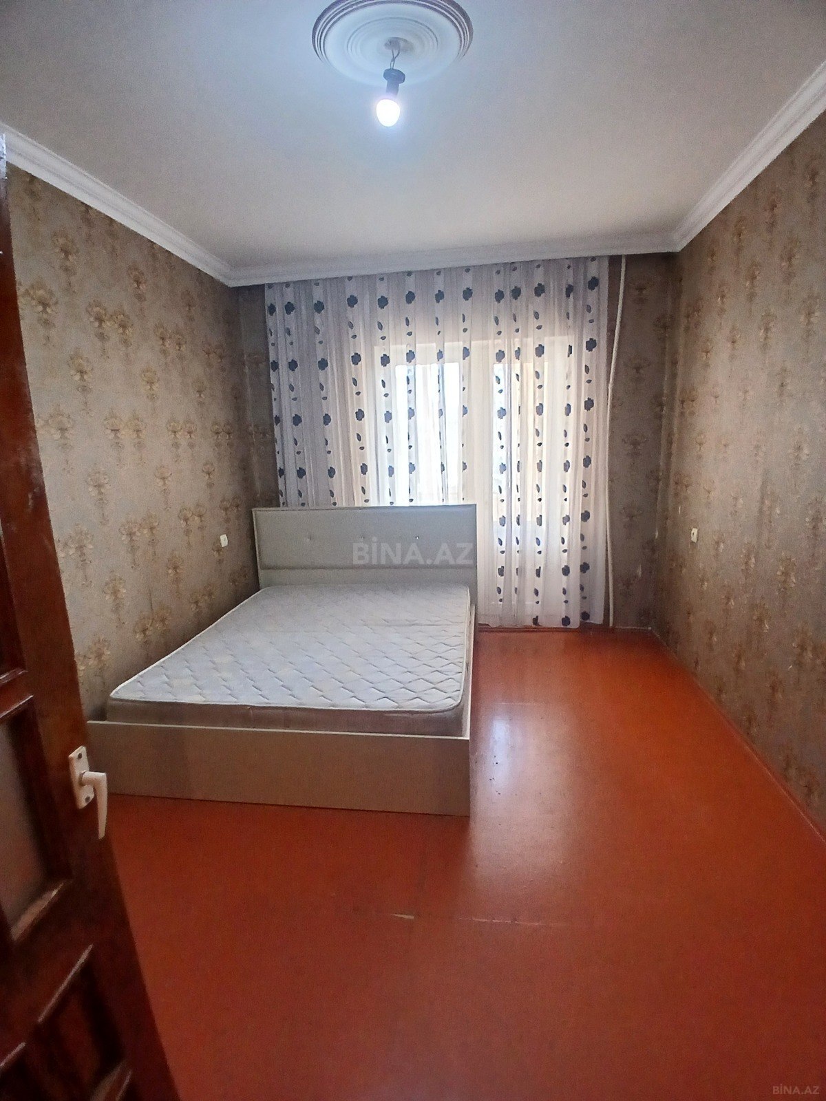 2 otaqlı köhnə tikili 60 m², Yeni Günəşli q. - şəkil 3
