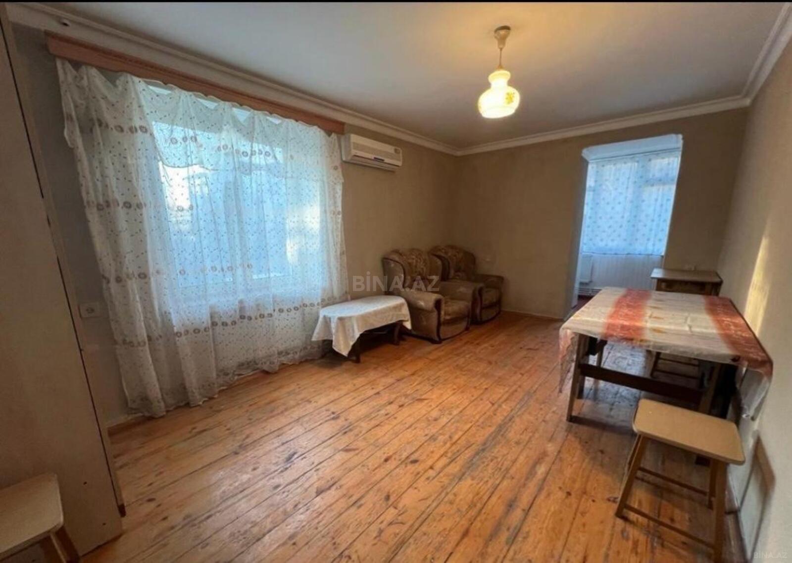2 otaqlı köhnə tikili 40 m², Elmlər Akademiyası m.