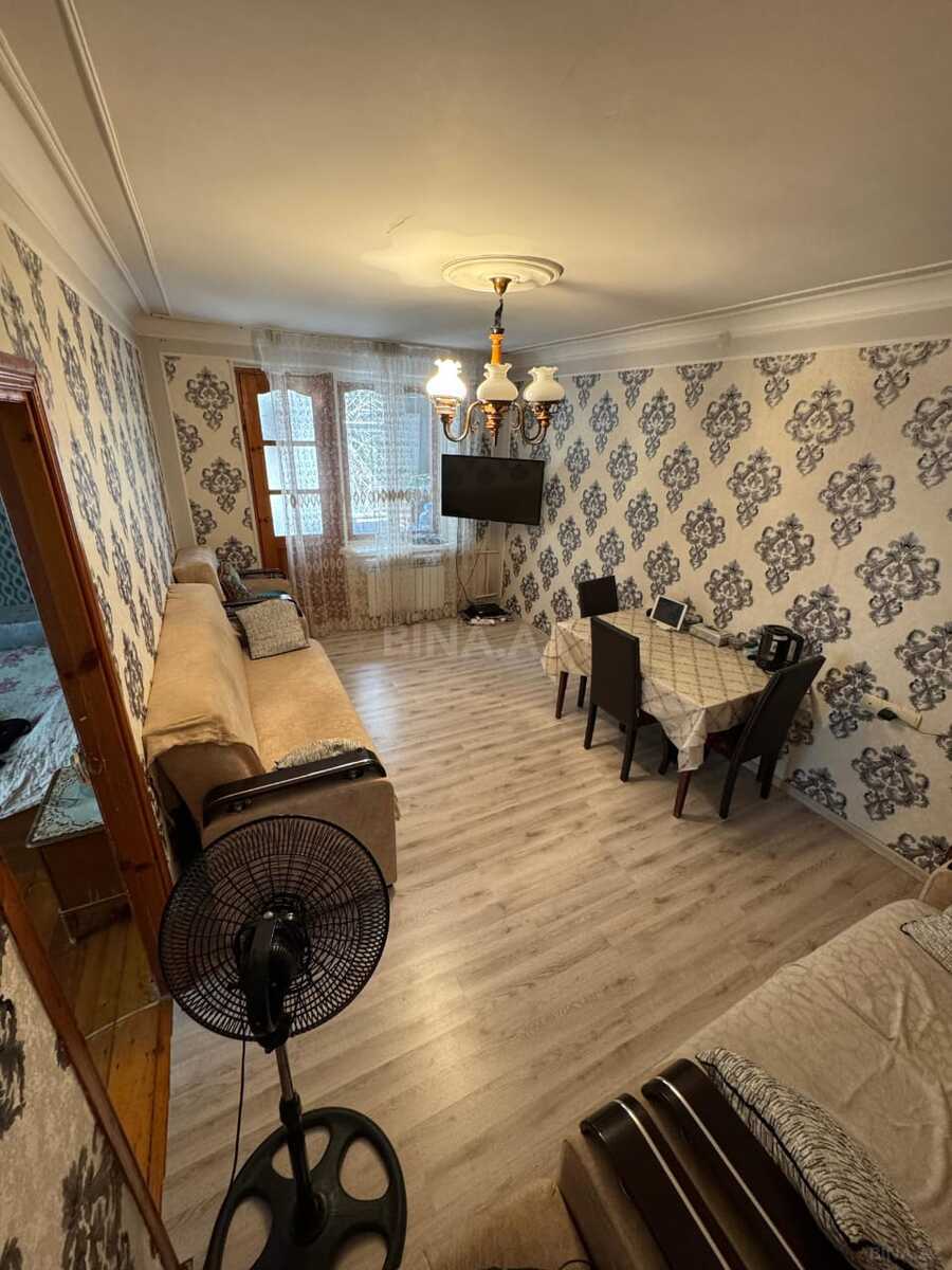 Satılır 2 otaqlı köhnə tikili 66 m², Badamdar q.