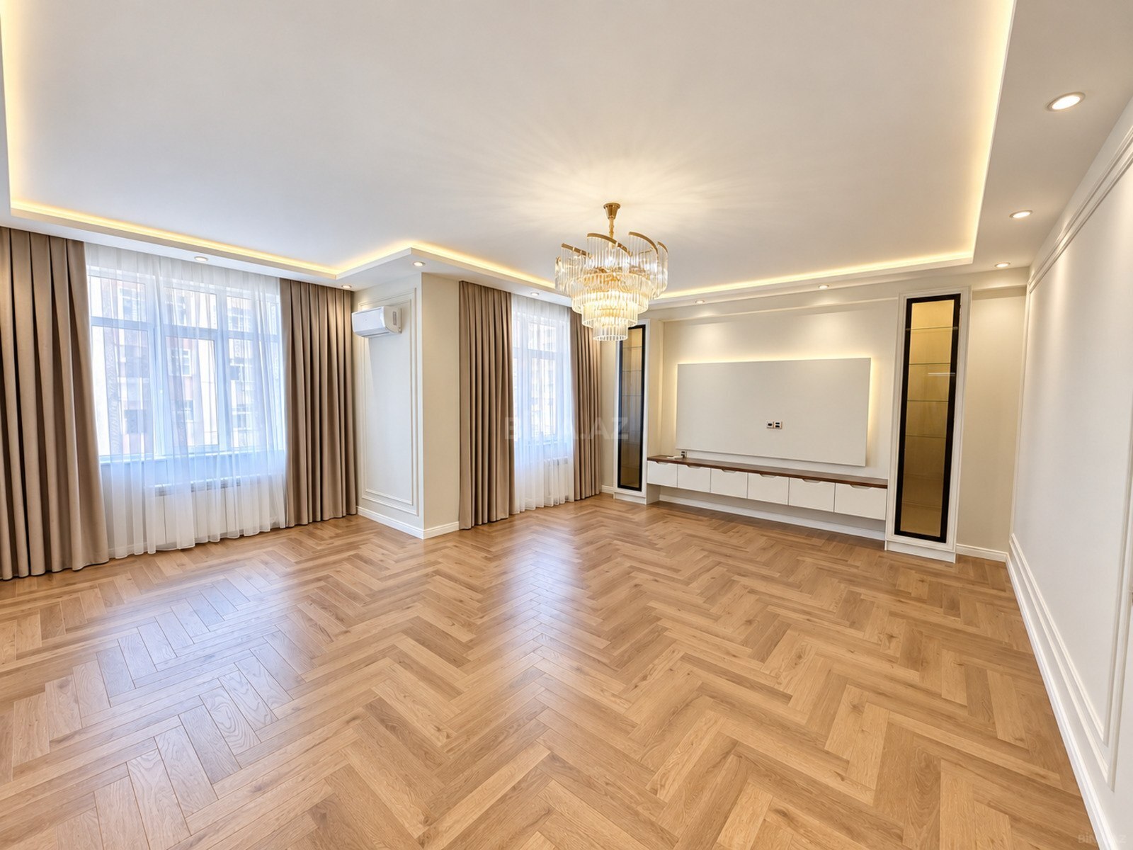 4 otaqlı yeni tikili 136 m², İnşaatçılar m. - əsas şəkil