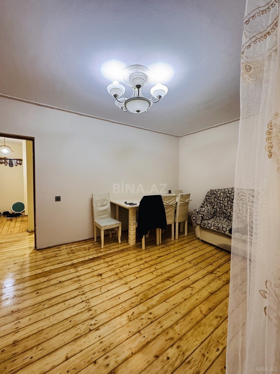 2 otaqlı köhnə tikili 45 m², Qara Qarayev m.