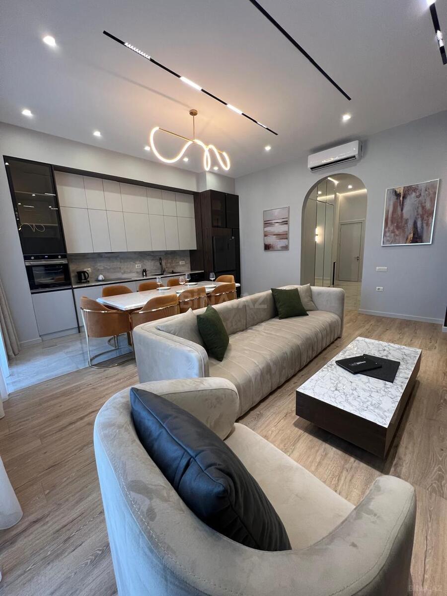 3 otaqlı yeni tikili 130 m², Ağ şəhər q.