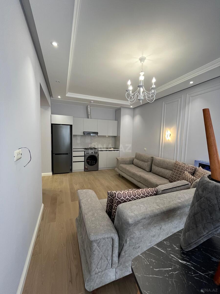 3 otaqlı yeni tikili 80 m², Bakmil m.