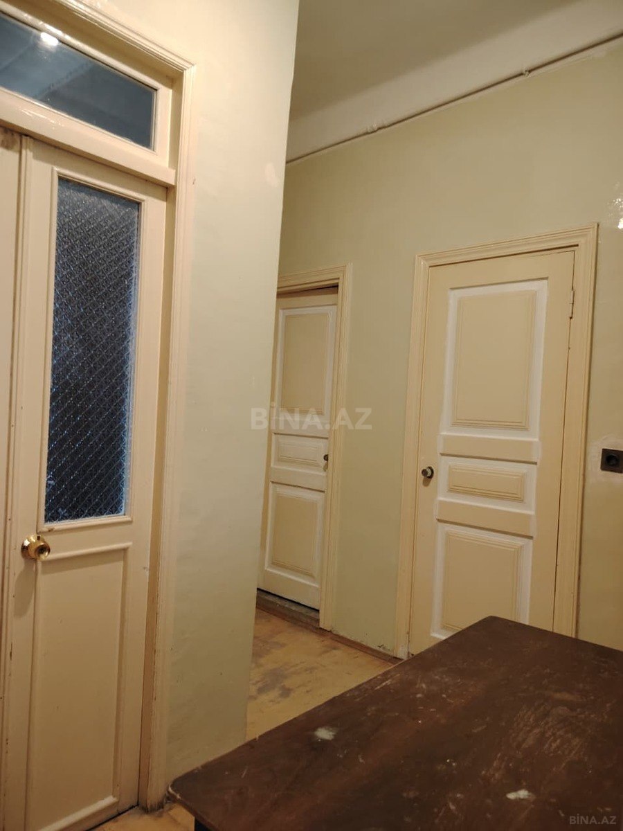 2 otaqlı köhnə tikili 60 m², Bakıxanov q.
