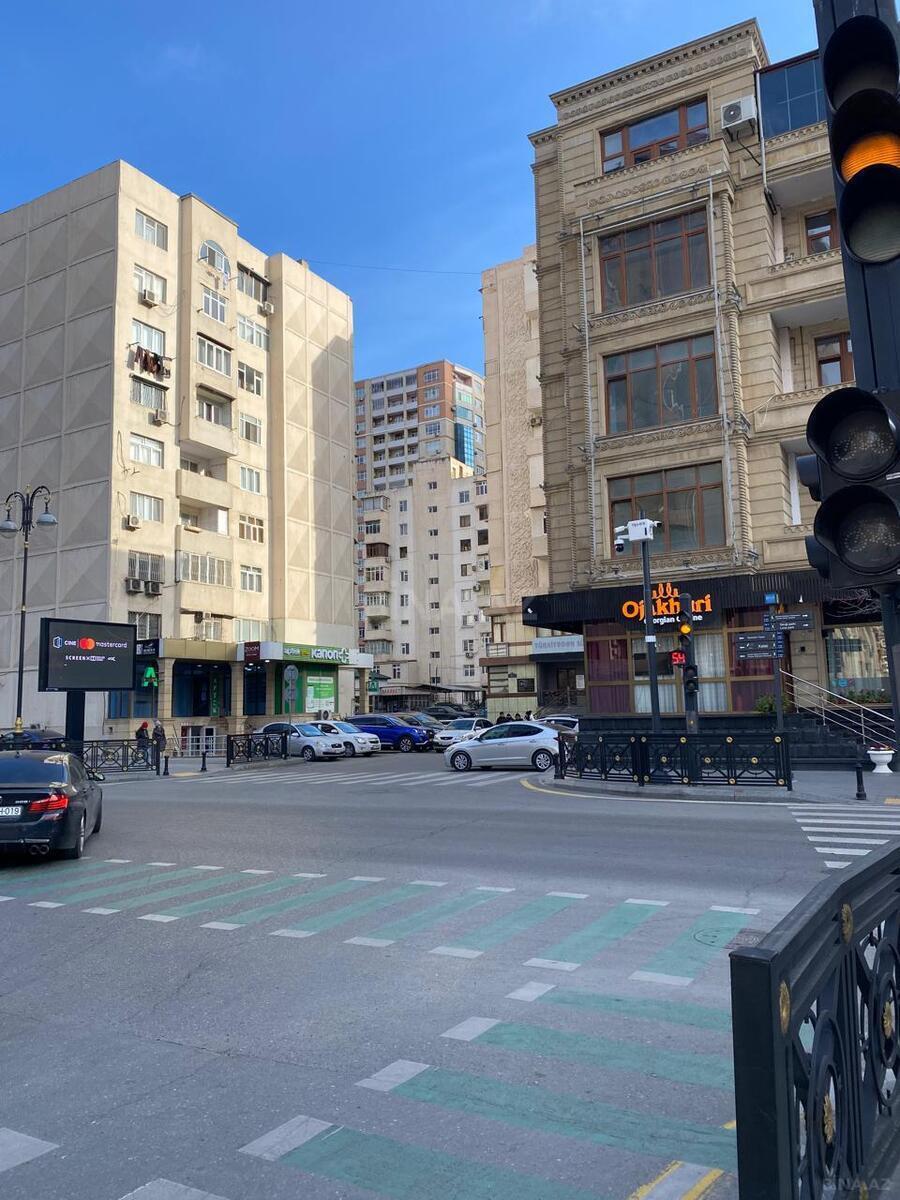 2 otaqlı köhnə tikili 61 m², Şah İsmayıl Xətai m.