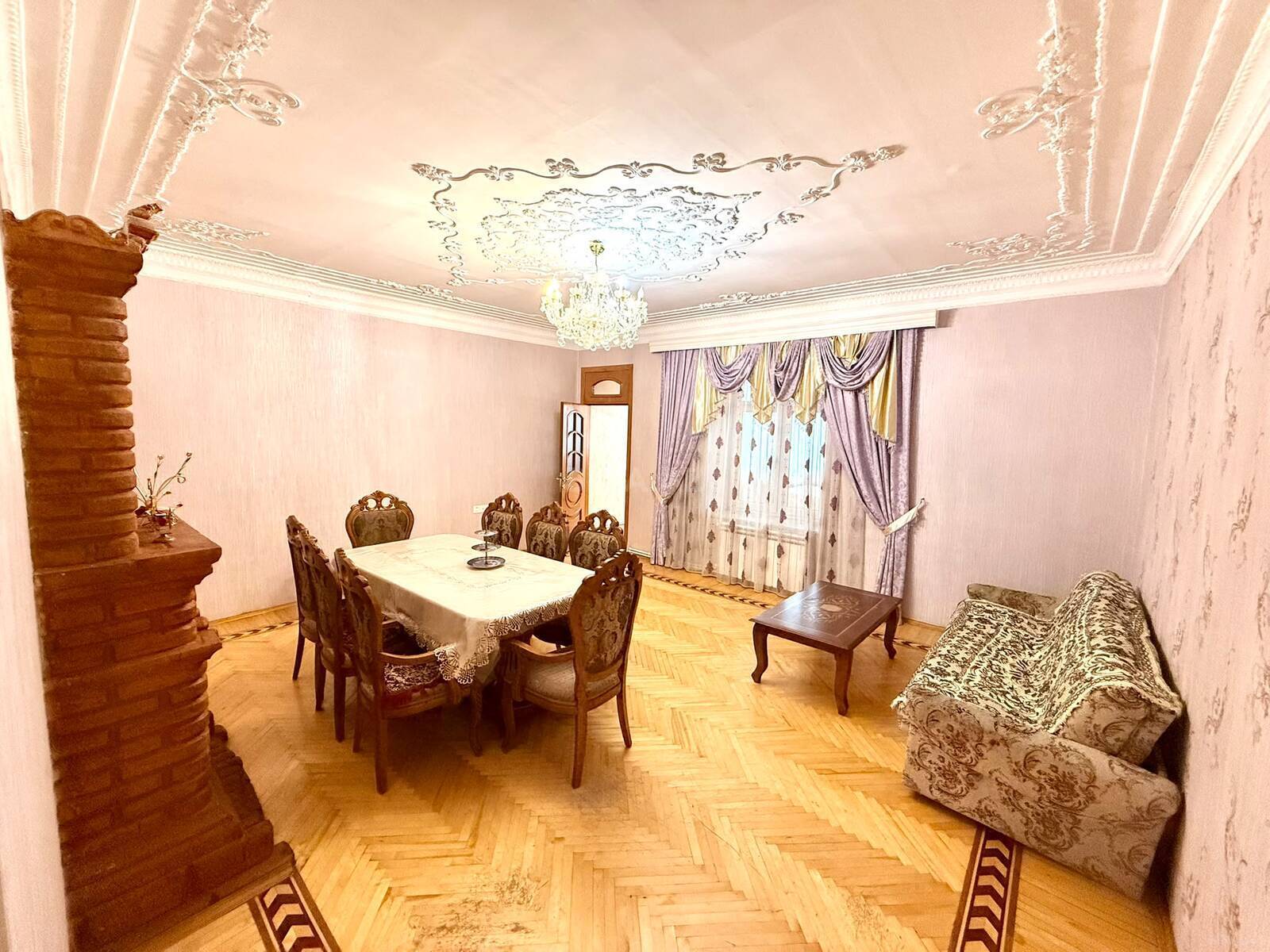 4 otaqlı köhnə tikili 140 m², Nərimanov r.