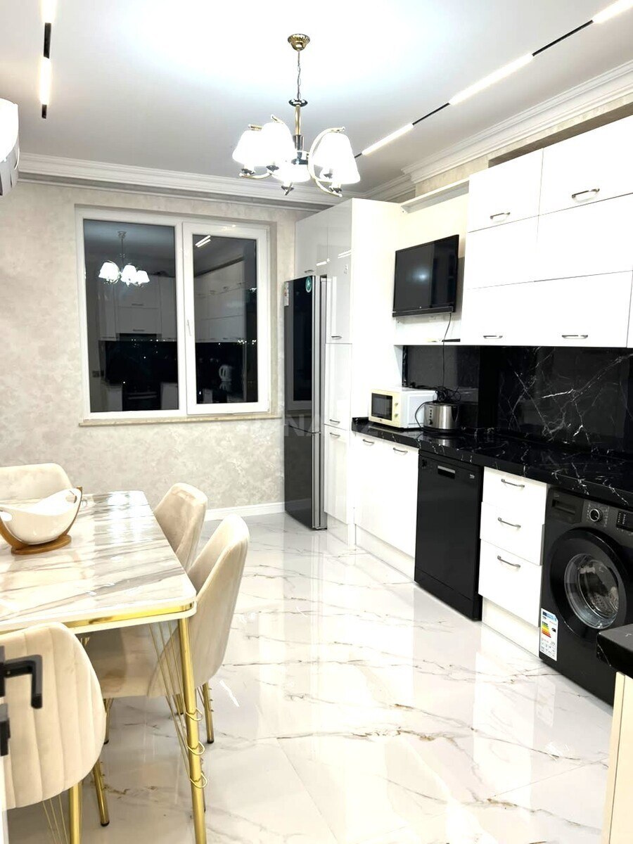 2 otaqlı yeni tikili 80 m², Qaraçuxur q. - şəkil 2