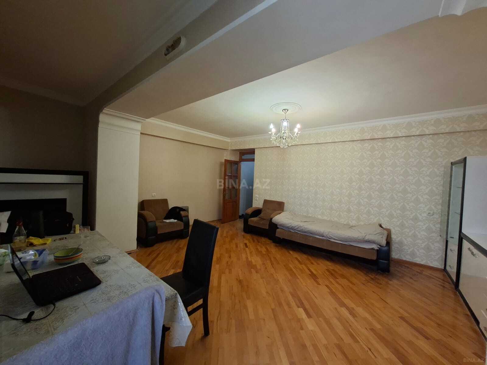 Satılır 2 otaqlı köhnə tikili 60 m², Elmlər Akademiyası m. - şəkil 2