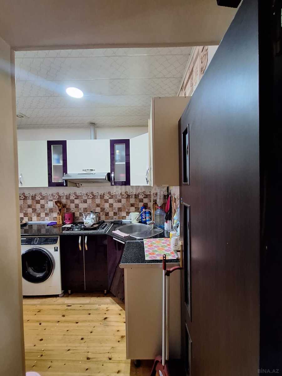 Satılır 3 otaqlı köhnə tikili 80 m², Bakıxanov q. - əsas şəkil