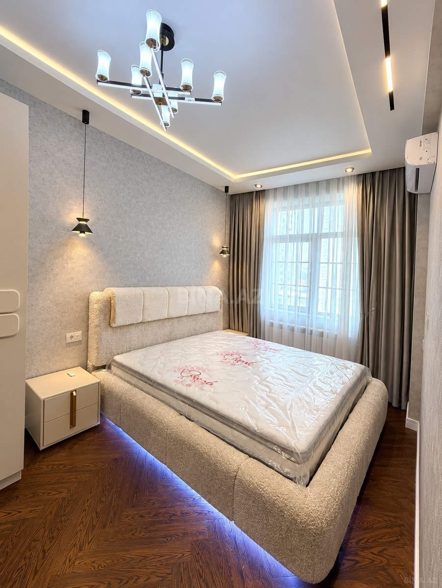2 otaqlı yeni tikili 70 m², Elmlər Akademiyası m.