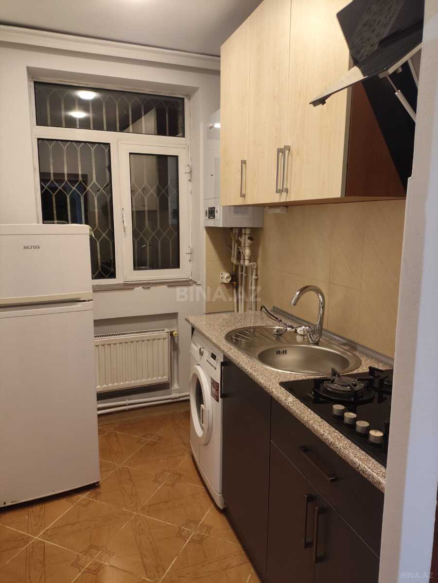 3 otaqlı köhnə tikili 100 m², İnşaatçılar m.
