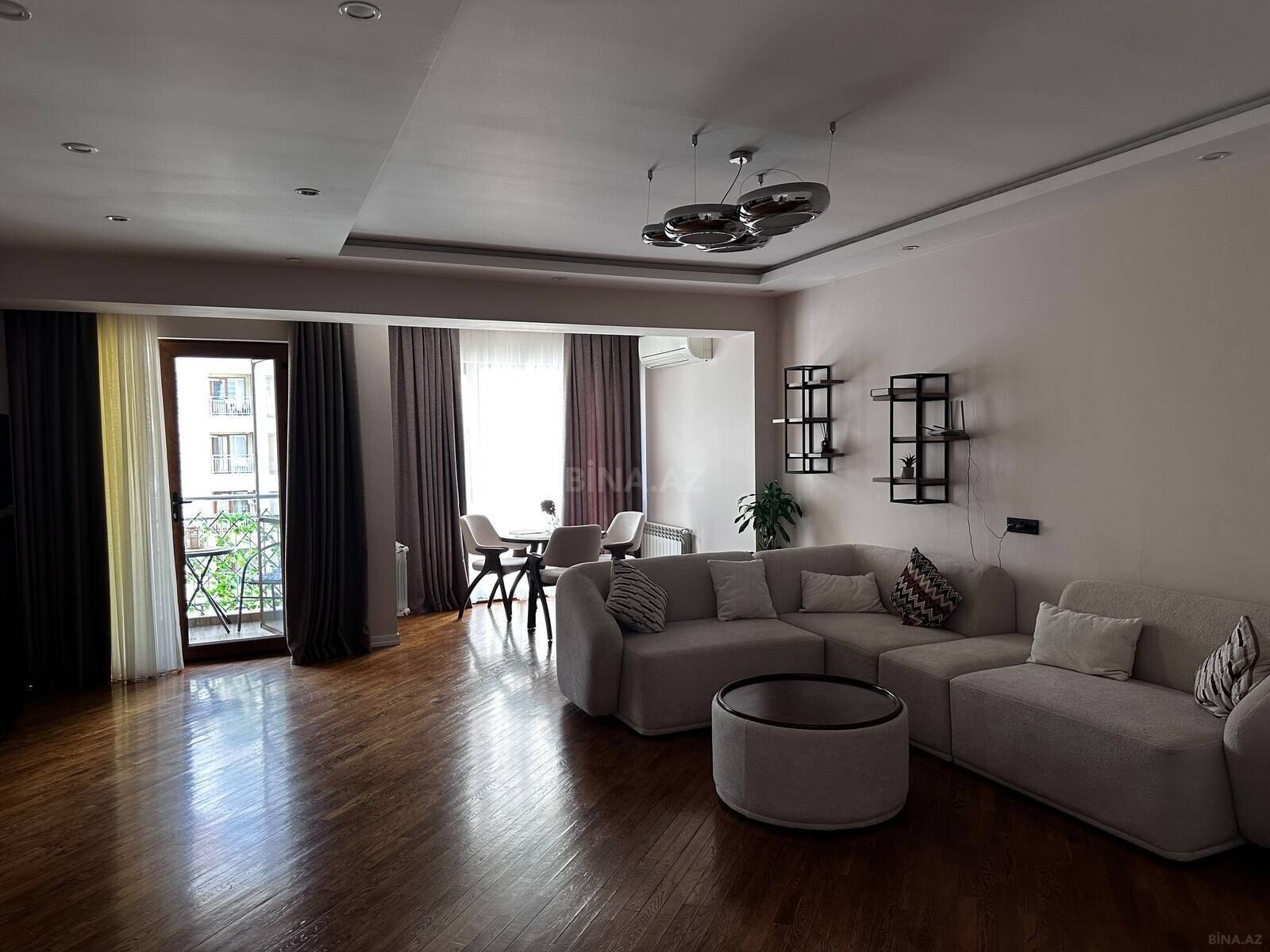 3 otaqlı yeni tikili 150 m², Şah İsmayıl Xətai m.