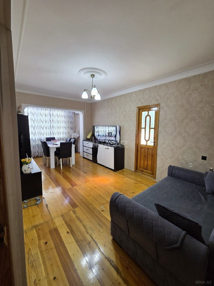 Satılır 2 otaqlı köhnə tikili 62 m², Neftçilər m. - əsas şəkil