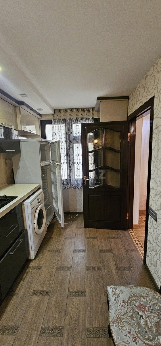 2 otaqlı köhnə tikili 60 m², Memar Əcəmi m.