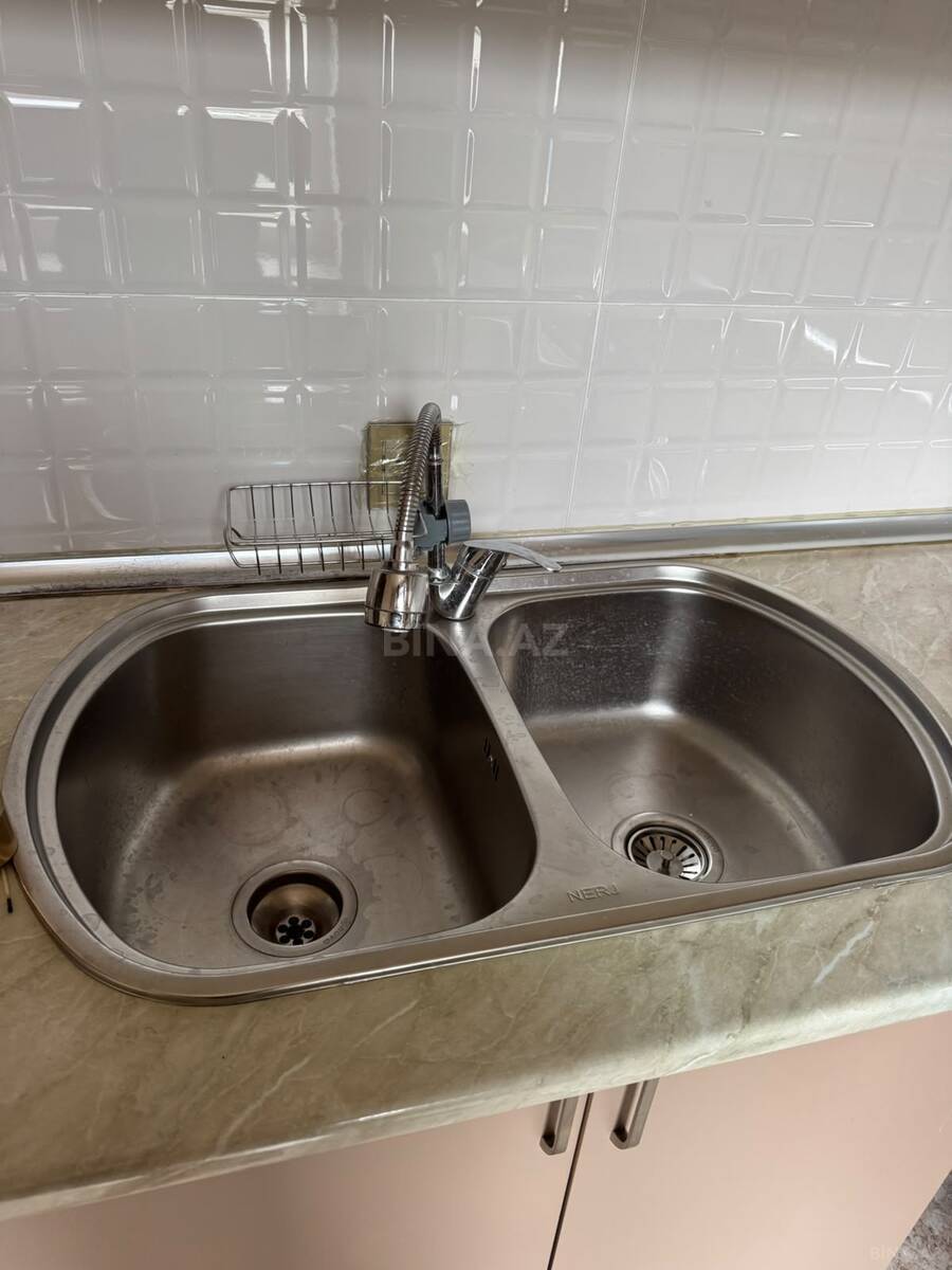 2 otaqlı köhnə tikili 100 m², Bakıxanov q. - əsas şəkil