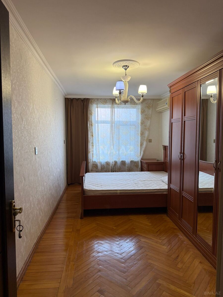 3 otaqlı köhnə tikili 75 m², Elmlər Akademiyası m. - şəkil 2