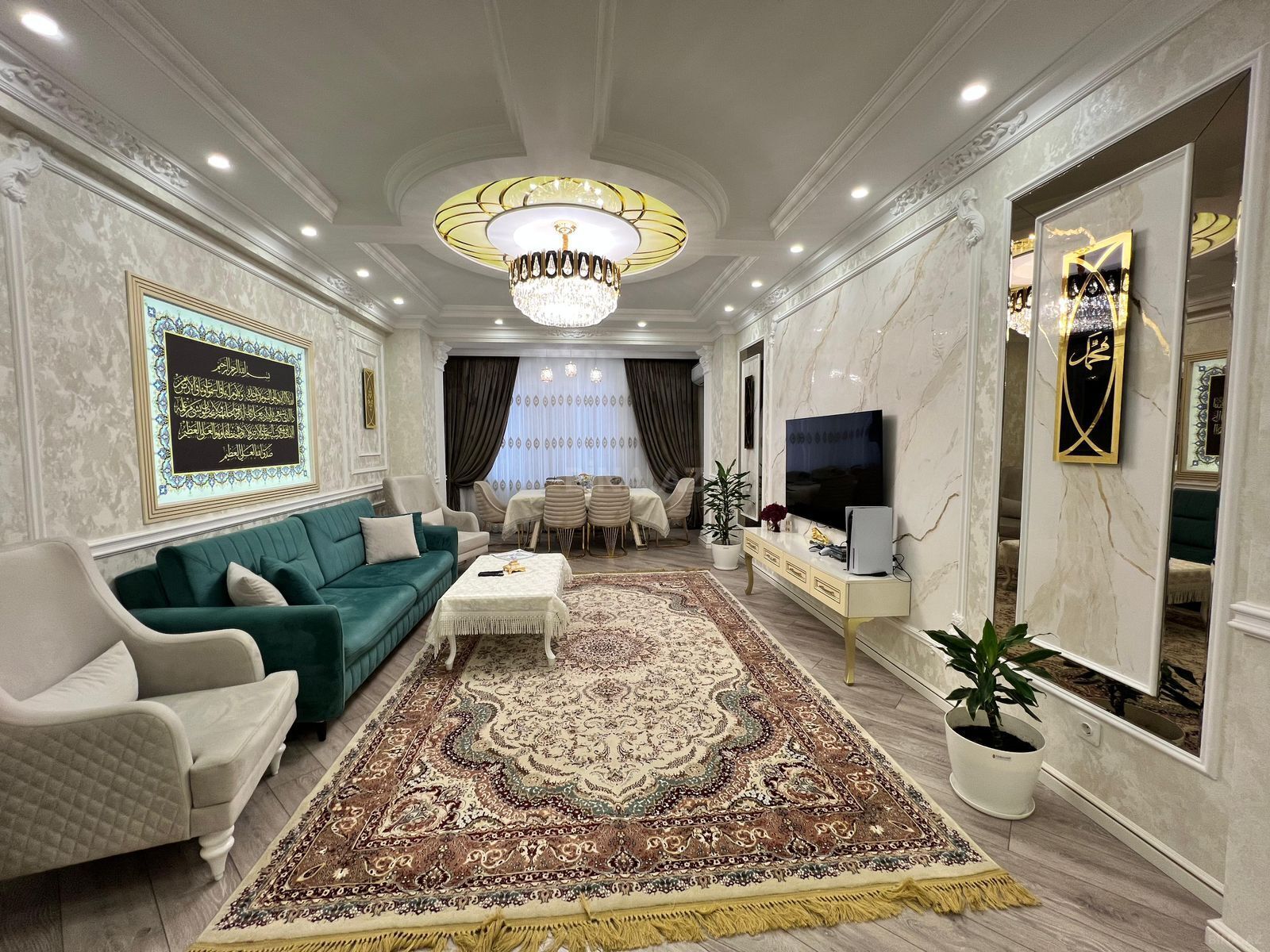 4 otaqlı yeni tikili 200 m², Gənclik m.