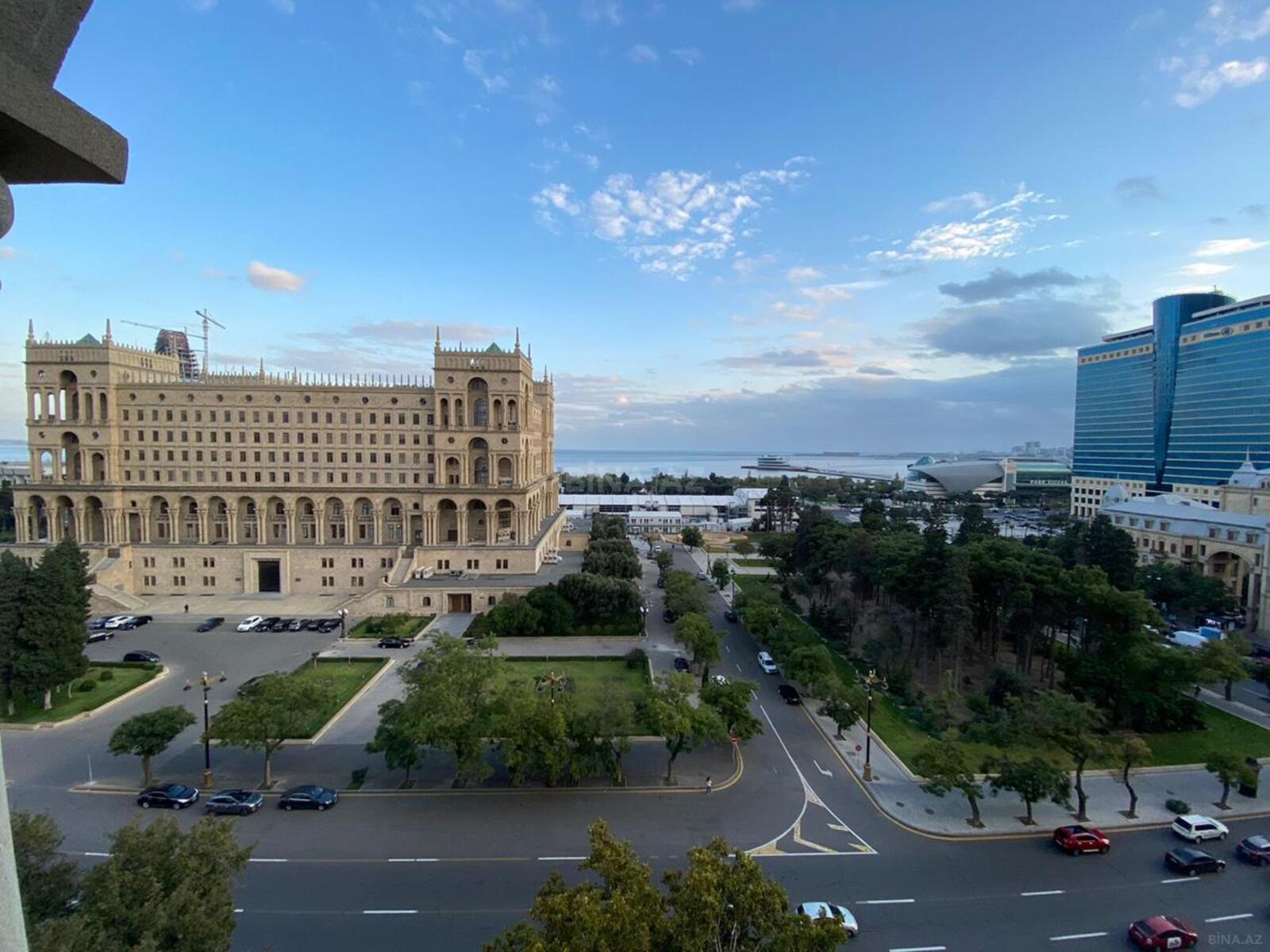 2 otaqlı köhnə tikili 70 m², 28 May m.