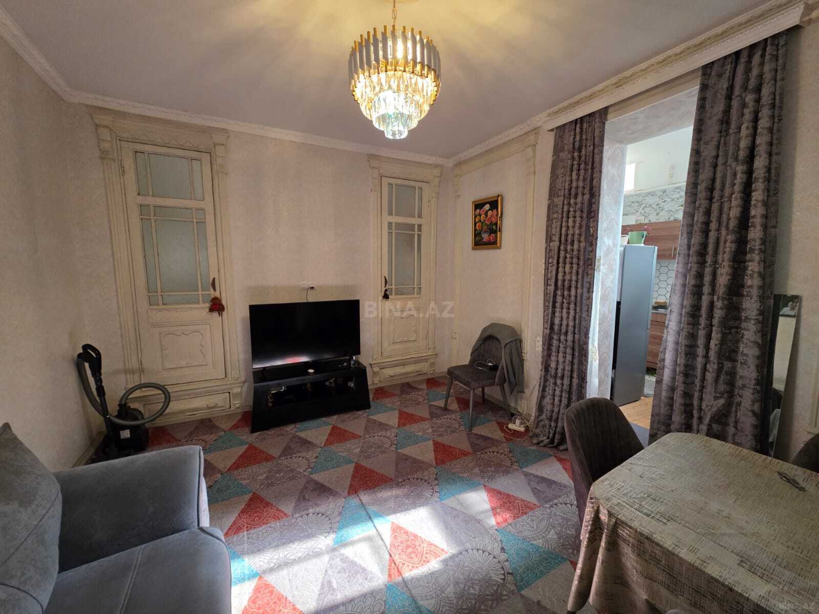 2 otaqlı köhnə tikili 35 m², Nizami m. - əsas şəkil