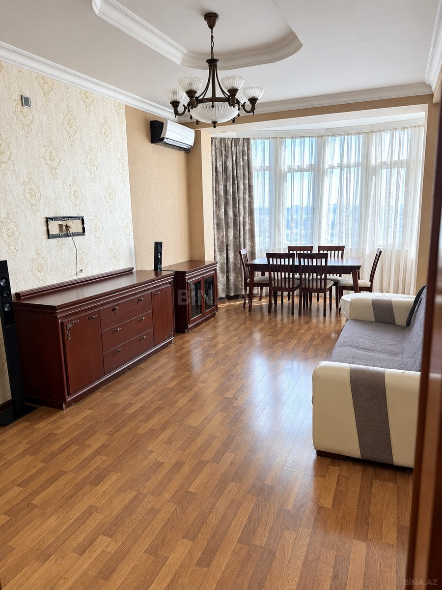 3 otaqlı yeni tikili 82 m², İnşaatçılar m.
