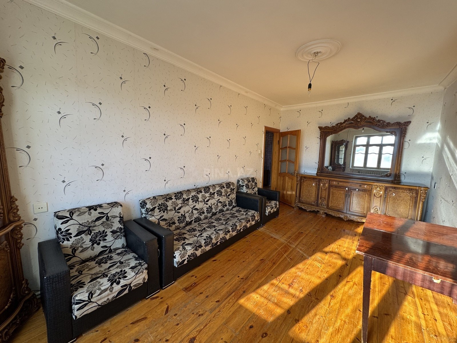 Satılır 3 otaqlı köhnə tikili 70 m², Hövsan q.