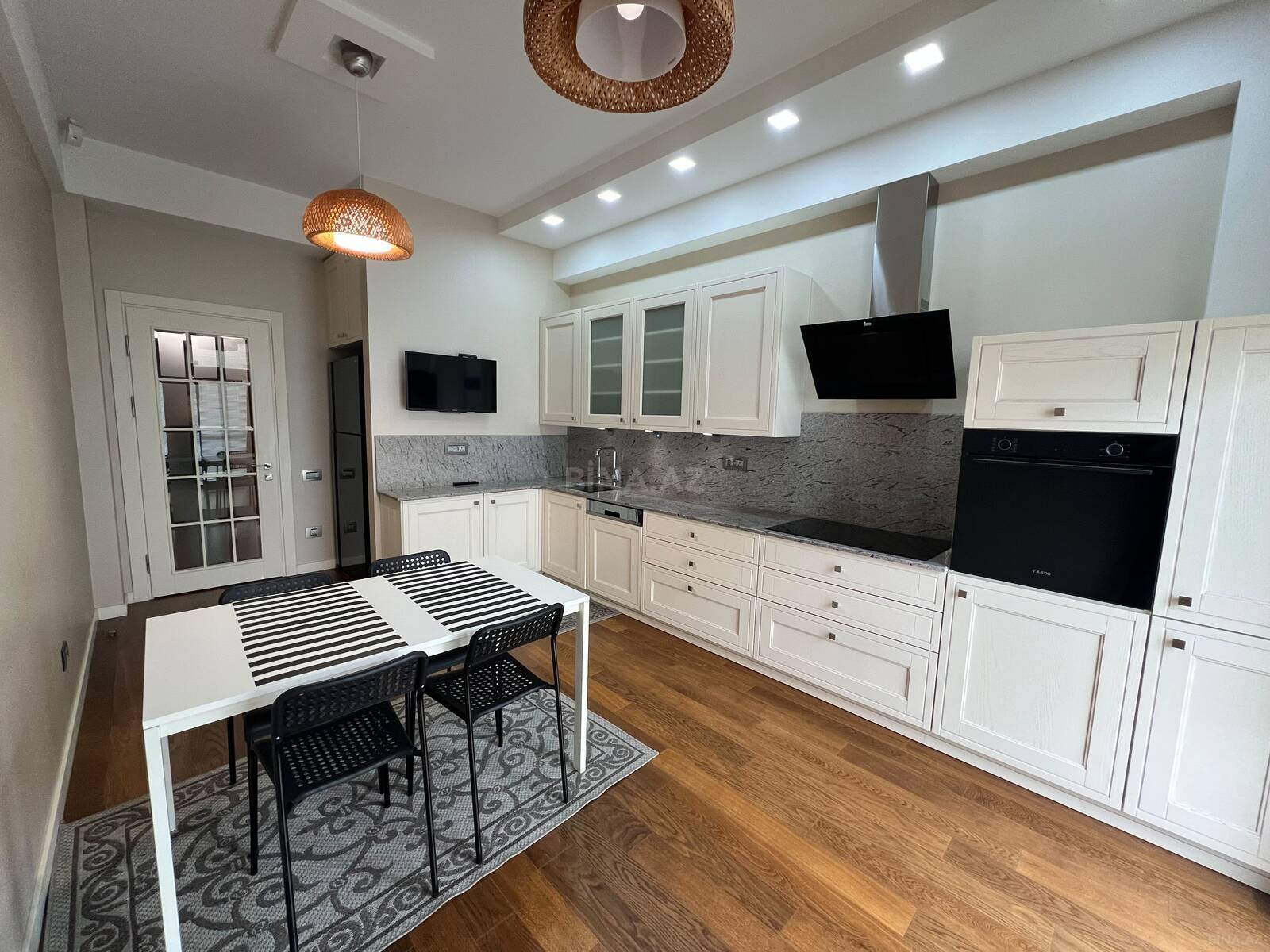 4 otaqlı yeni tikili 160 m², Şah İsmayıl Xətai m.