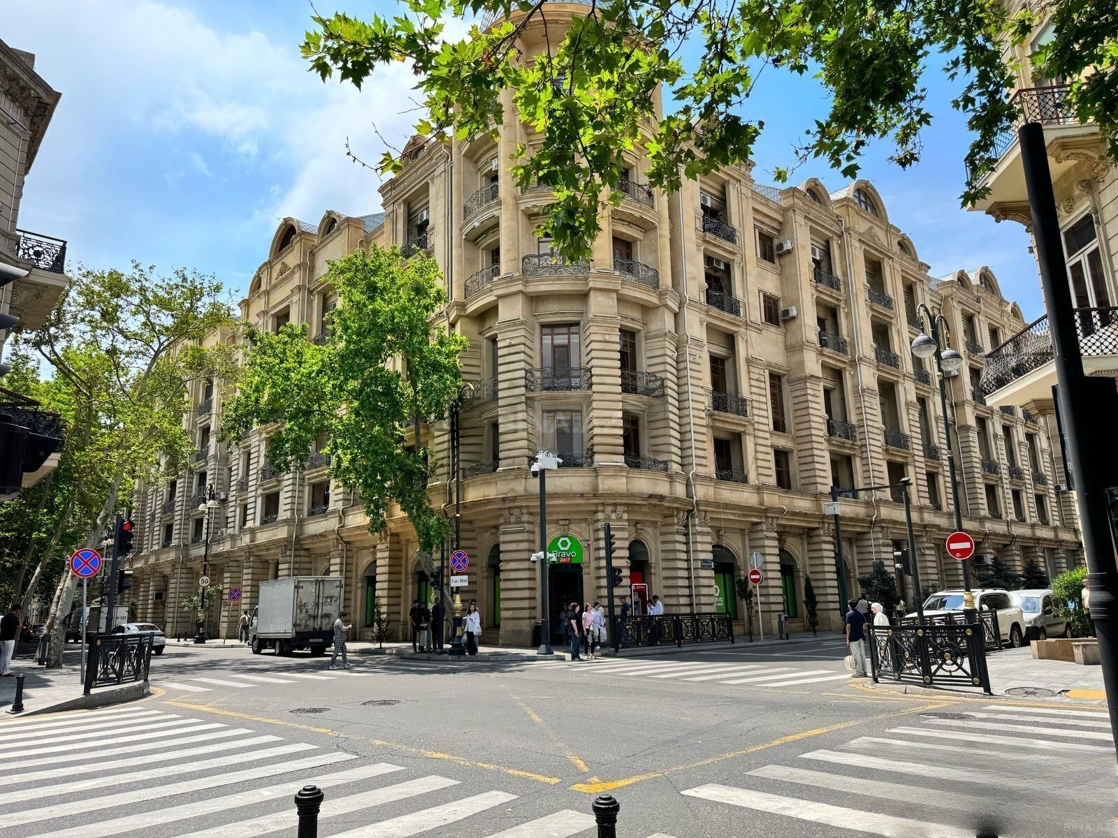 4 otaqlı köhnə tikili 134 m², Sahil m.