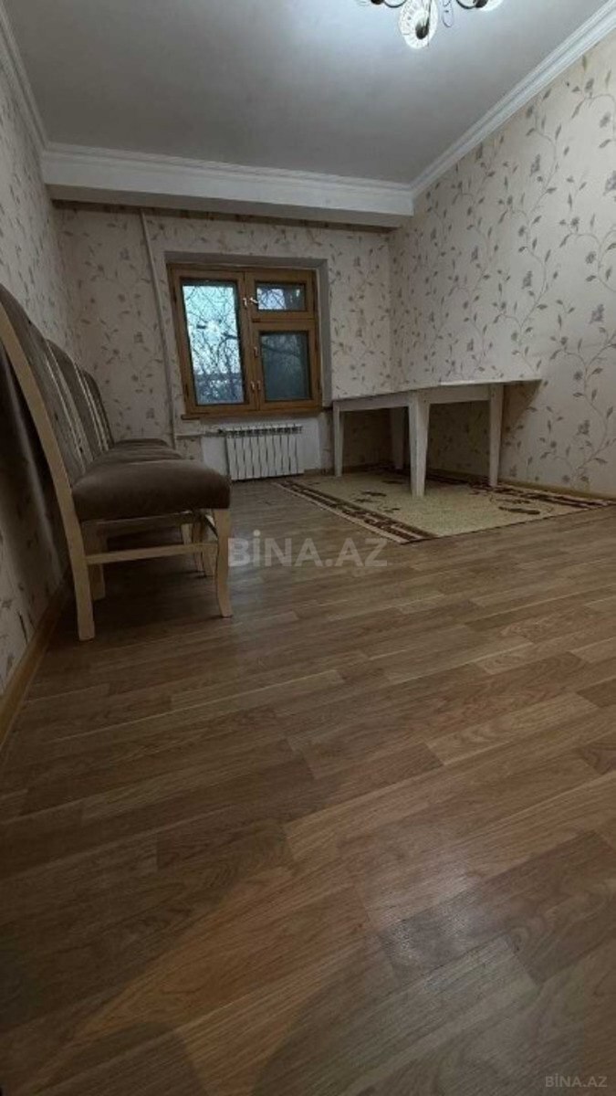 Satılır 2 otaqlı köhnə tikili 65 m², Neftçilər m.