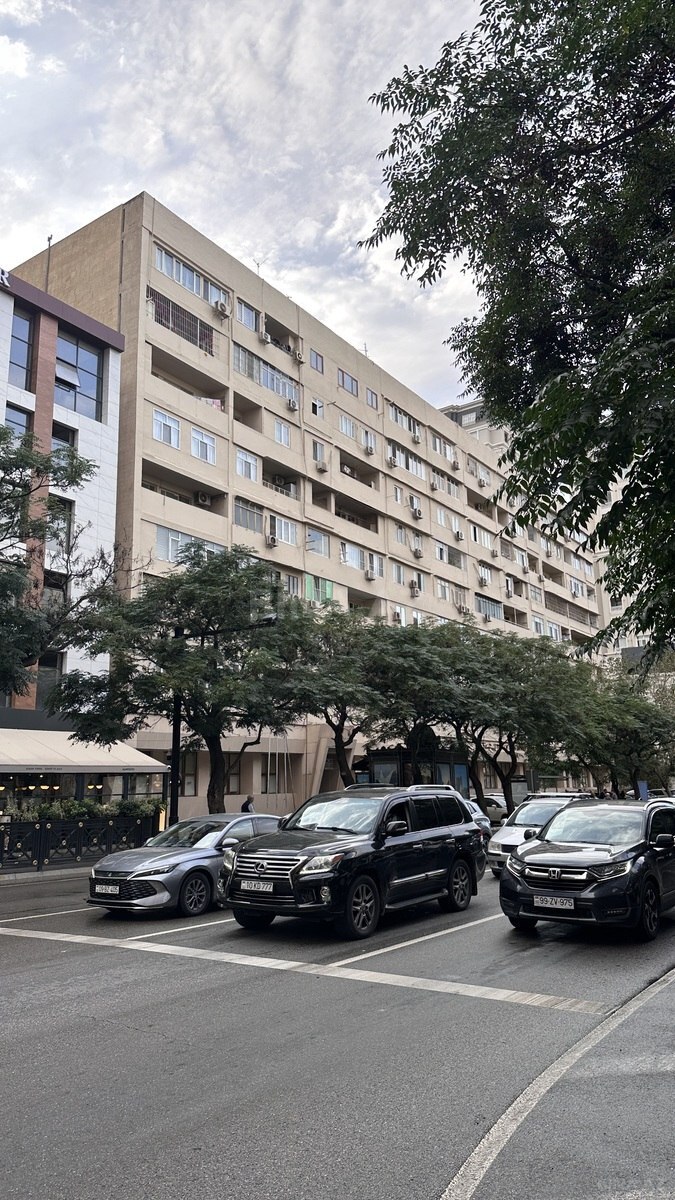 3 otaqlı köhnə tikili 80 m², Nərimanov r. - əsas şəkil
