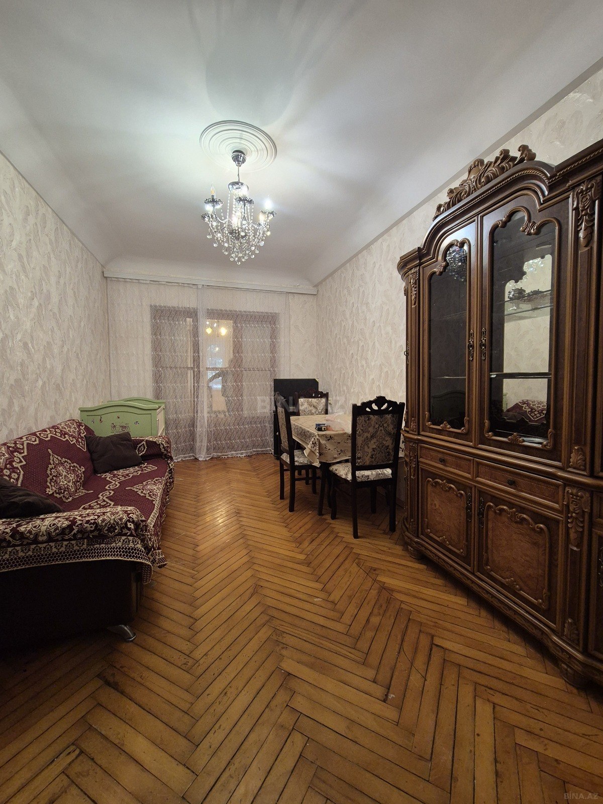 3 otaqlı köhnə tikili 75 m², Elmlər Akademiyası m.