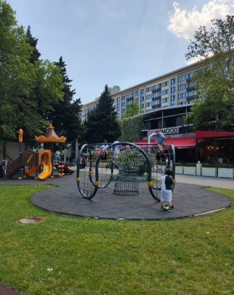 3 otaqlı köhnə tikili 75 m², Gənclik m.